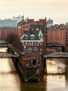 hambourg unsplash high